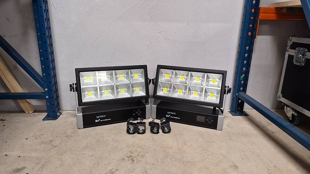 Lampen: 2x Ignition Xo8 LED FX Strobe IP65 800W – Gebraucht aus Krauchthal von Sigla 1