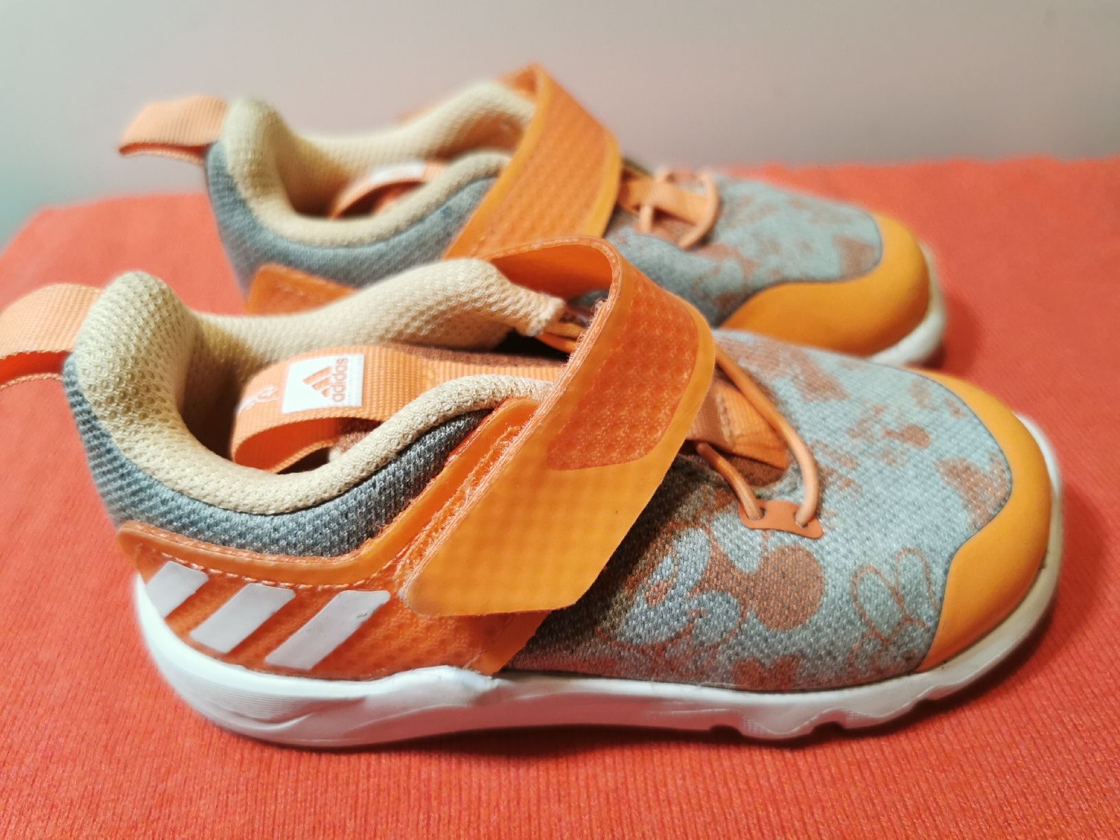 Adidas Scarpe per ragazzi: Adidas Disney Kinder Schuhe Gr 22. – Nuovo (secondo la descrizione) da Schlieren venduto da vlalif 2