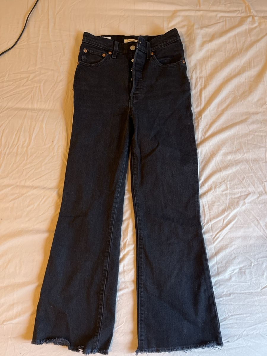 Levi's Jeans: levis ribcage crop flare – Usato da Luzern venduto da janine_l