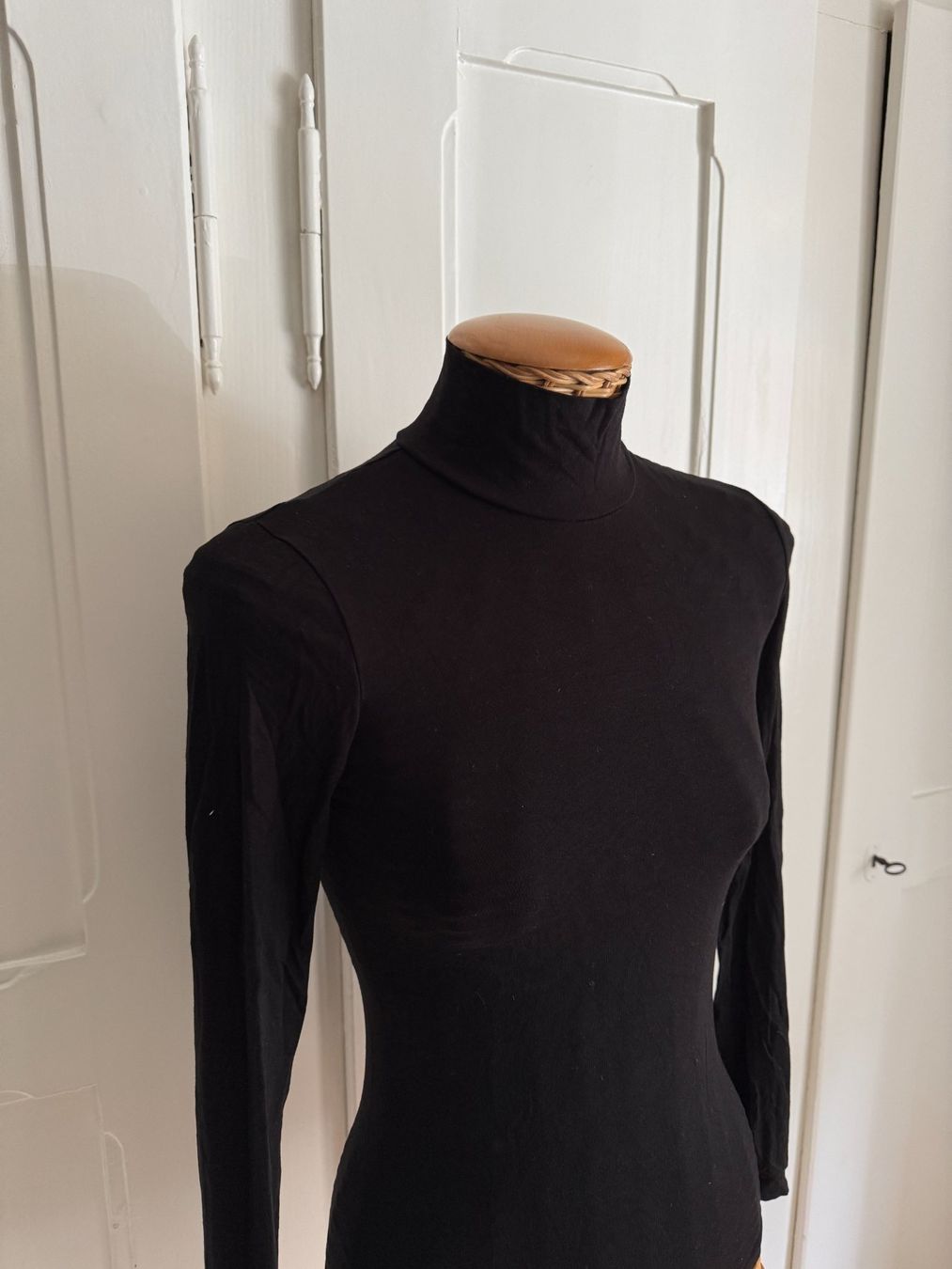 Tally Weijl T-shirt: Rollkragen Langarmshirt schwarz XS – Usato da Zürich venduto da Diazaio 1