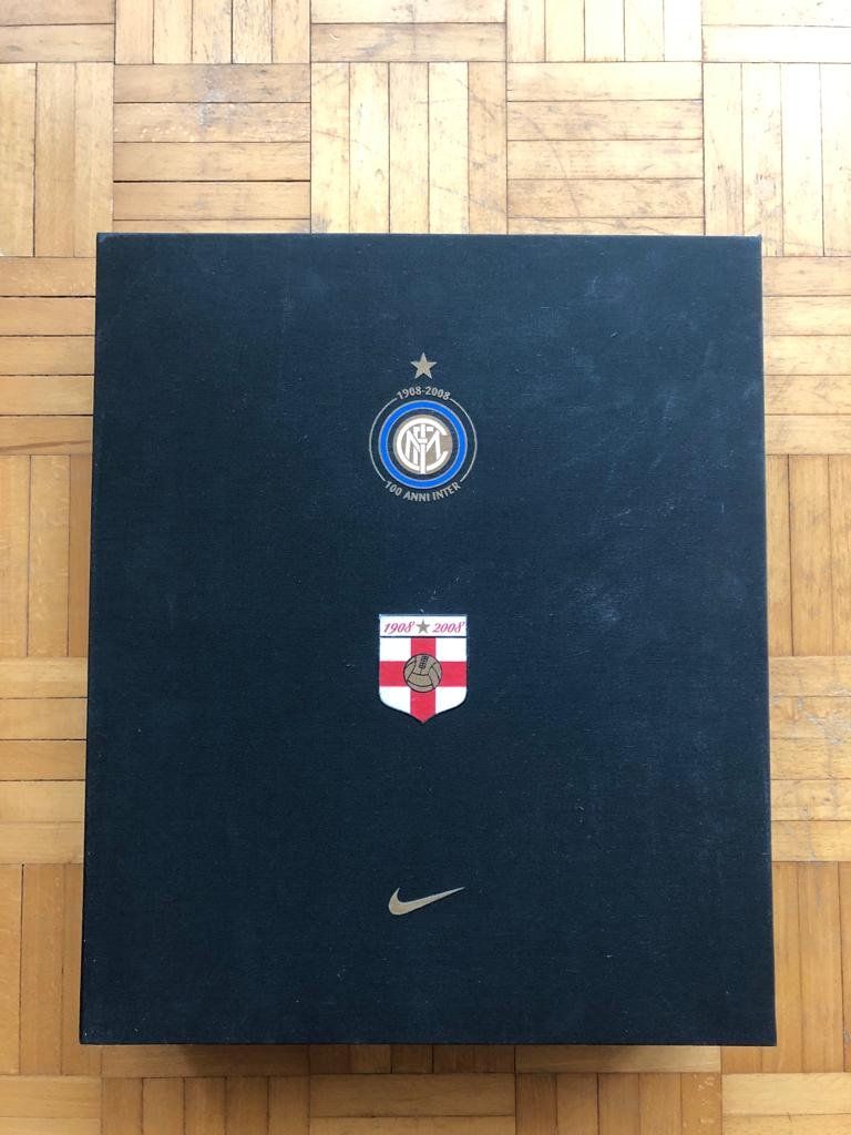 Nike T-Shirts: NIKE INTER BOX CENTENARIO NUMERATO 1363 DI 2008 BOX MAGLIE – Neu und originalverpackt aus Zuerich von Cfinale 1