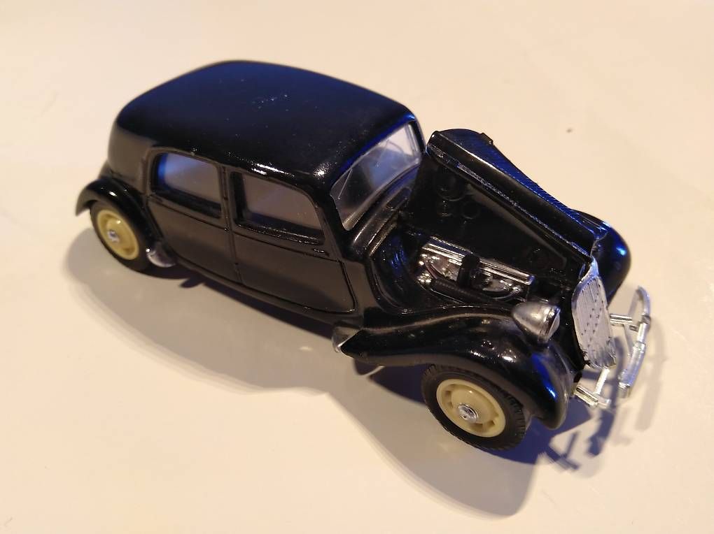 Citroën Modellini d'auto: Citroen Modellauto Traction avant Citroen 15 – Usato da Zürich venduto da shm_cw59 2