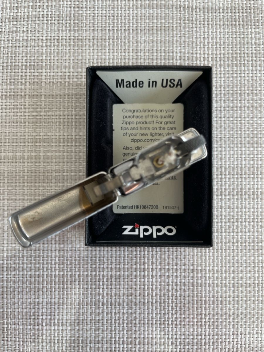 Zippo Accendini: Zippo Feuerzeug Skull Dumbbells – Usato da Bassersdorf venduto da VERO-EN 2