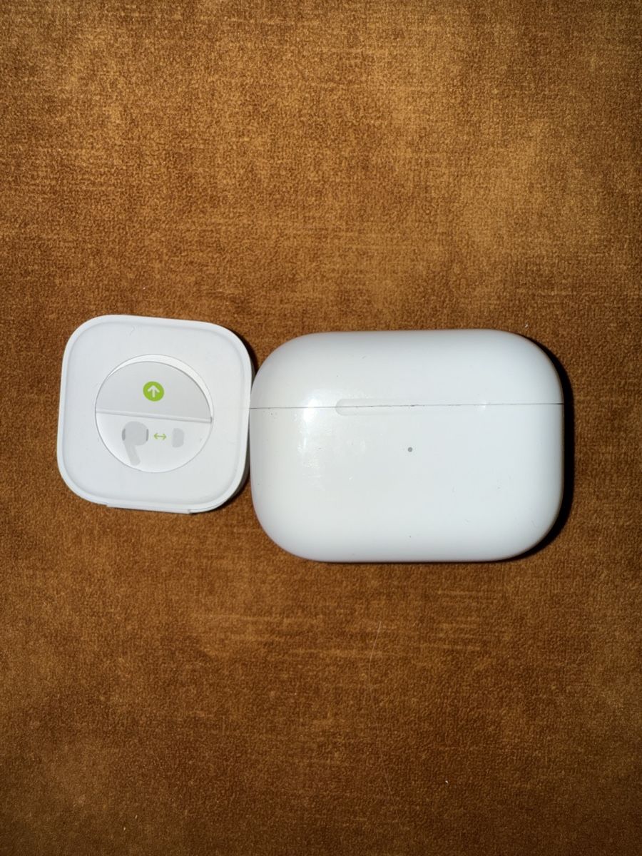 Apple Cuffie: Original Apple AirPods Pro (lightning) – Usato da Embrach venduto da shila_03 1
