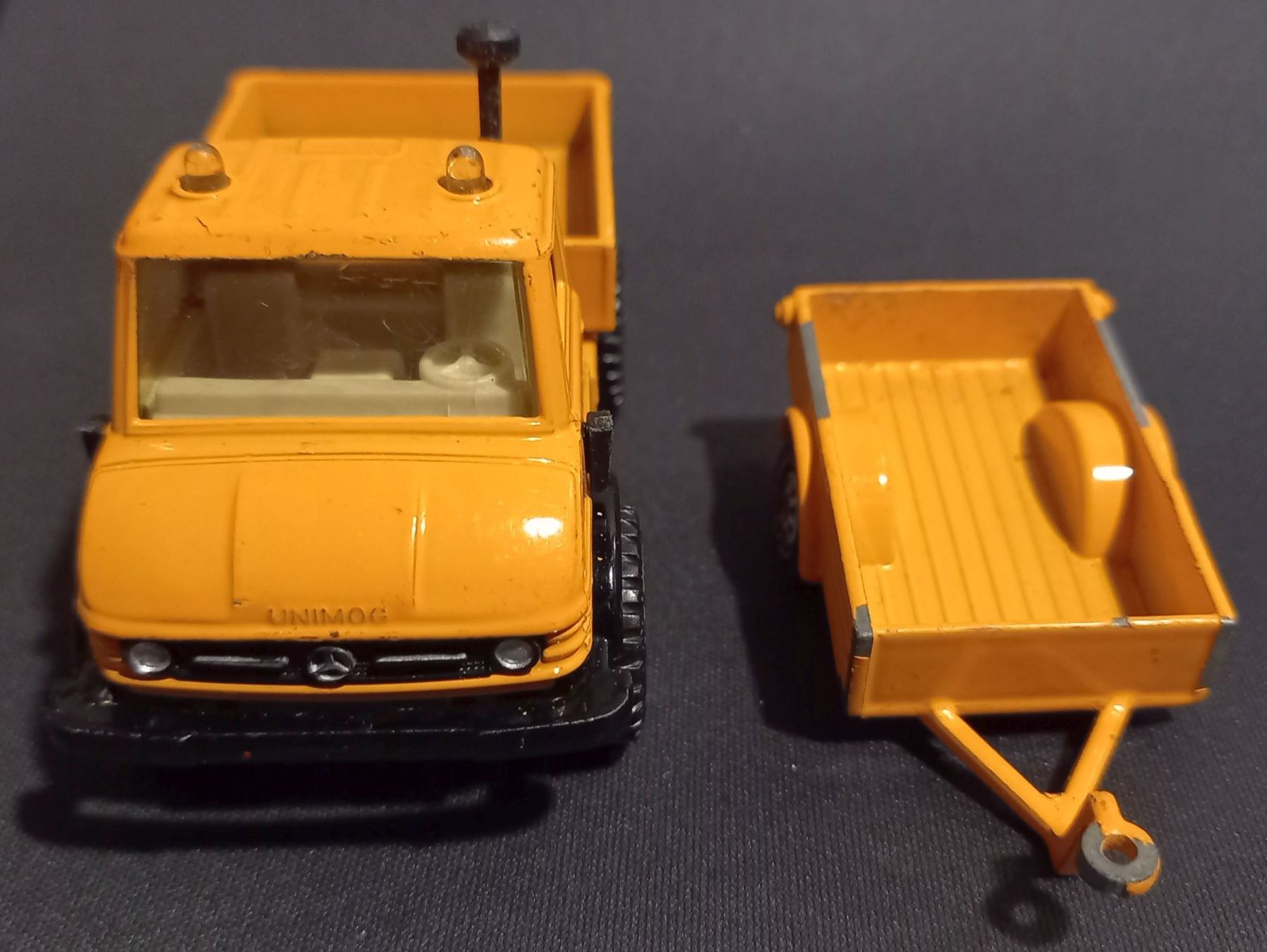 Siku Modellini d'auto: Siku Unimog 2215 – Usato da Pfäffikon ZH venduto da Zimizami 2