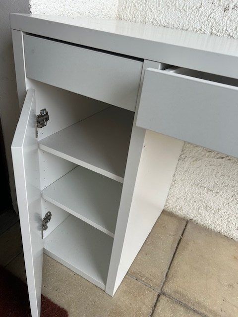 Ikea Schreibtische: Petit bureau Ikea Blanc MICKE (2) – Gebraucht aus La Rippe von lae_wym7 2
