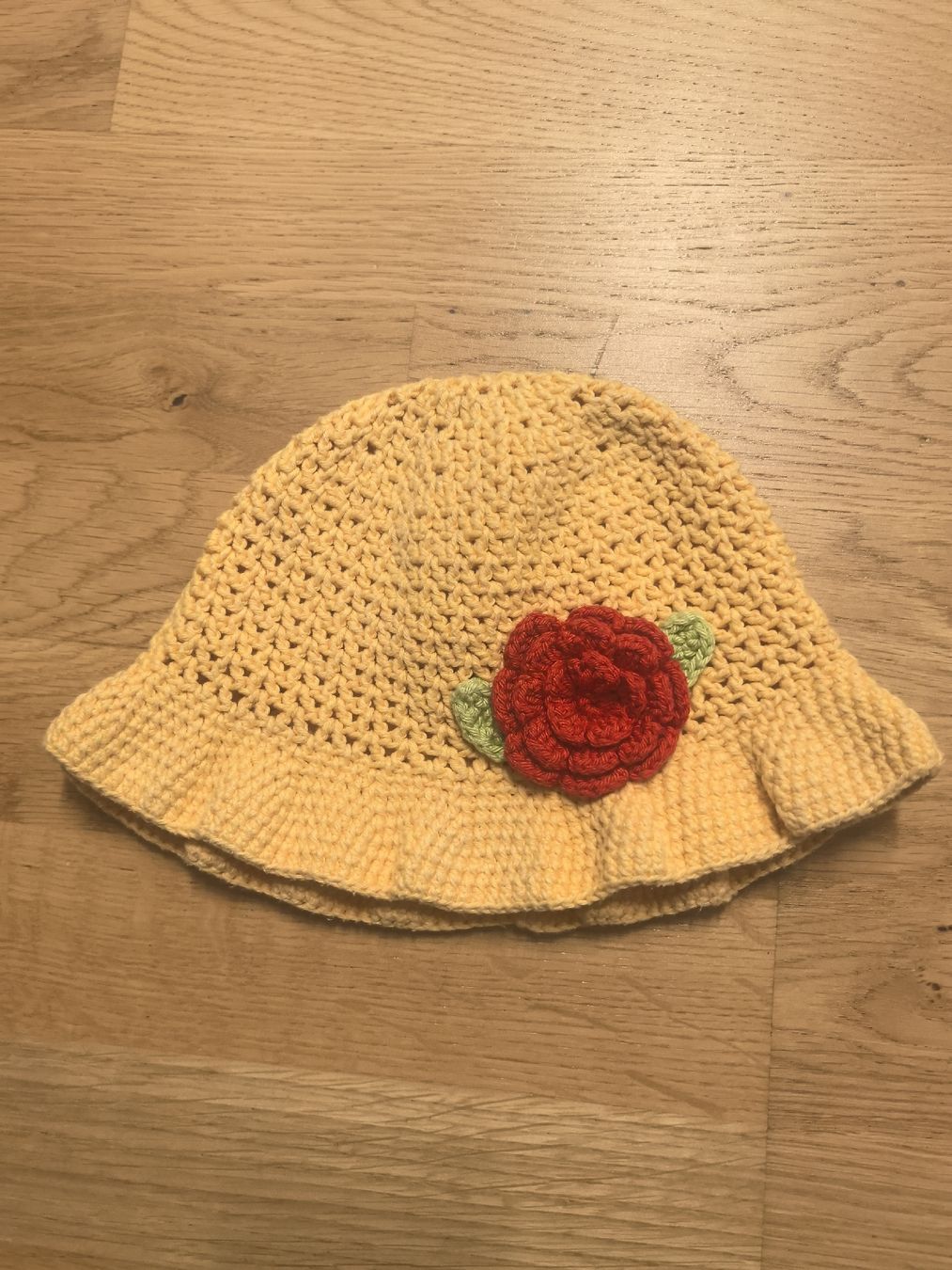 Mützen & Schals: Gestrickte Baby Kappe – Neu und originalverpackt aus Bad Ragaz von chenk24