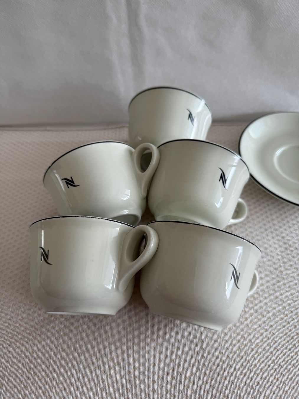 Nespresso Tazze: Nespresso - N - tasses cappuccino – Usato da Sion venduto da accroshoes 2