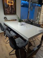 Tisch und Stühle zum Verkaufen / Esstisch