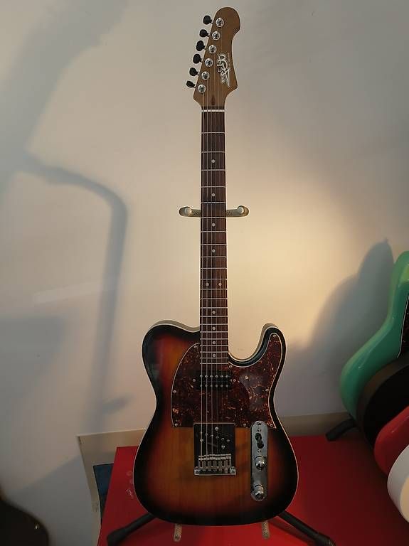 Strumenti musicali: Jet telecaster 350 – Usato da Biel/Bienne venduto da Djai