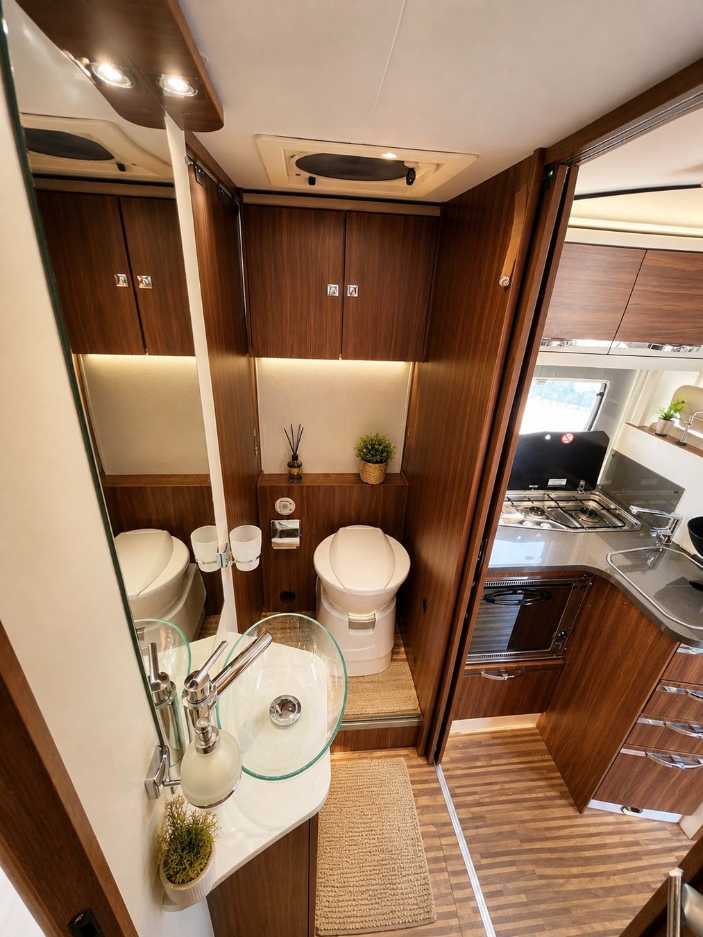 Adria Veicoli da campeggio: Adria Matrix Plus M 670 expertise 2026 auto. – Usato da Bulle venduto da dom_wb69 4
