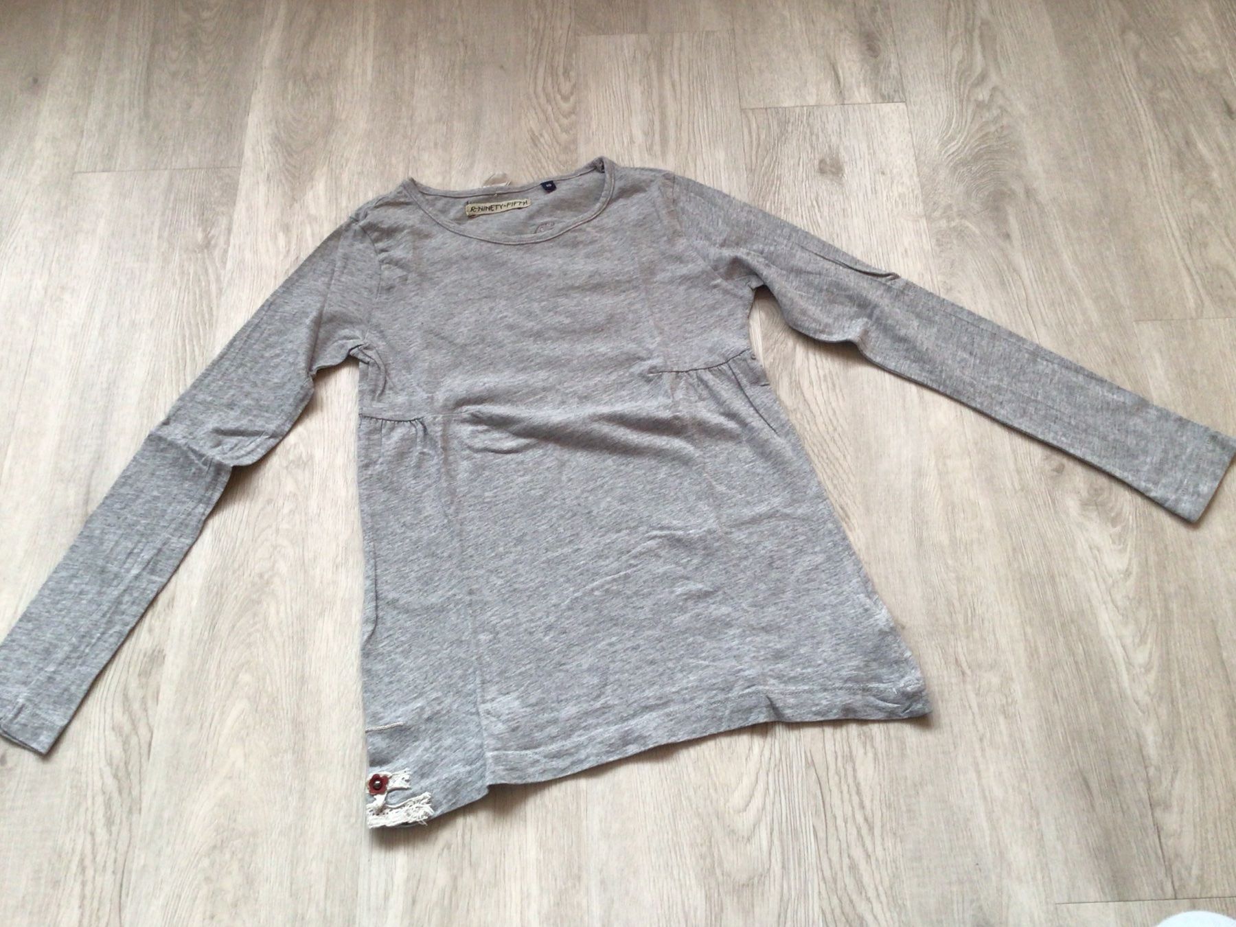 Pullover & Sweatshirts: Cooles Langarmshirt Mädchen Gr. 140 – Gebraucht aus Schinznach Dorf von Balz1968