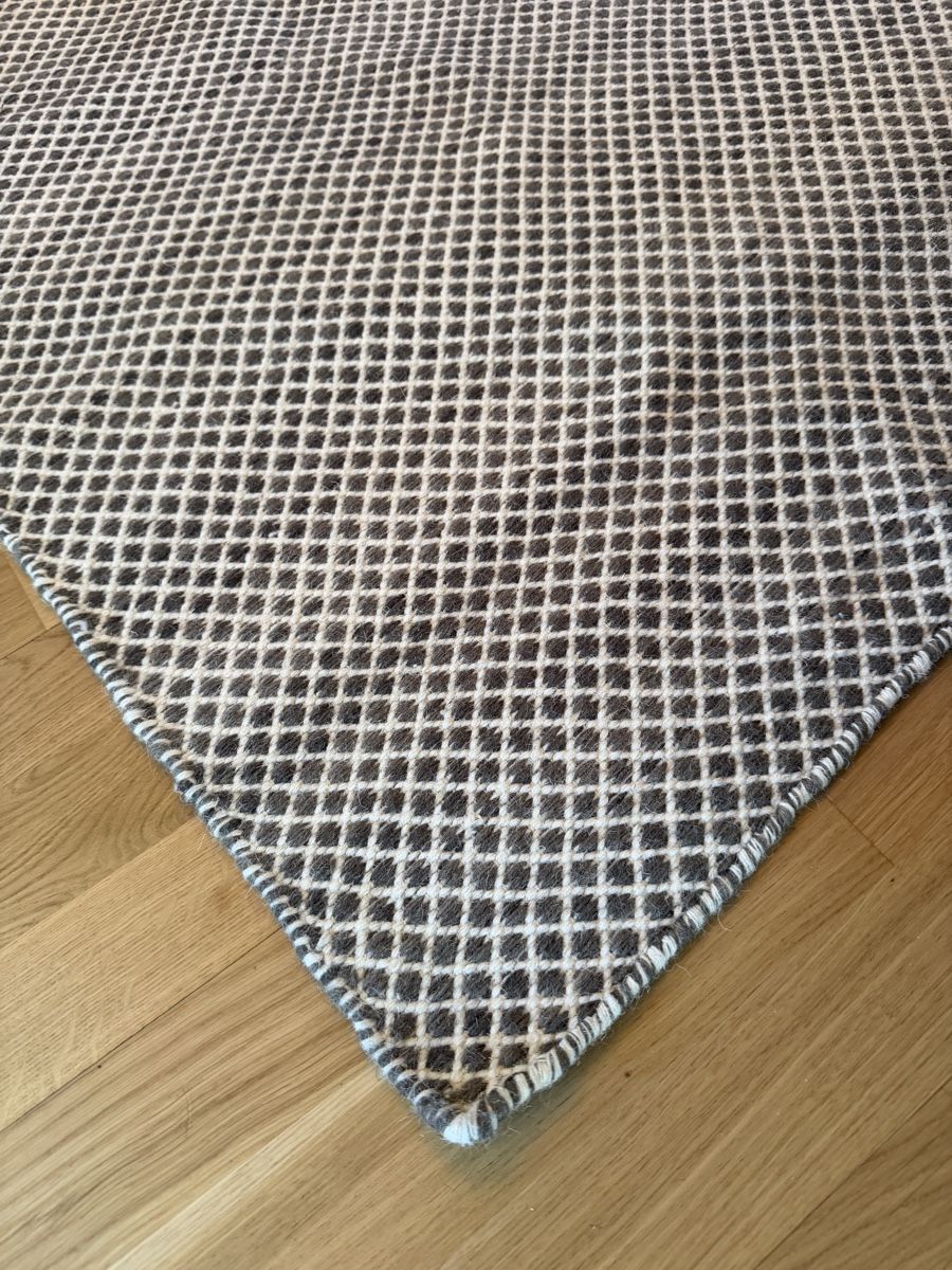 Tapis: Teppich grau weiss quadratisch Muster – Neuf (Voir description) à Zürich par shop_all