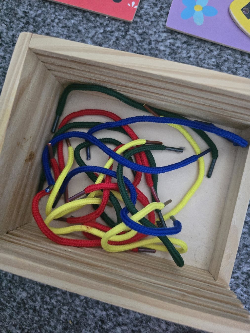 Spielzeuge: Kinder Schnürmodelle Tiere Holz – Gebraucht aus Unterentfelden von Panda-87 1
