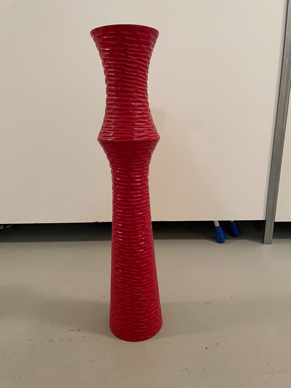 Vasi & Recipienti: Holzvase Handarbeit, rot, 63cm – Usato da Lenzerheide/Lai venduto da reblulai