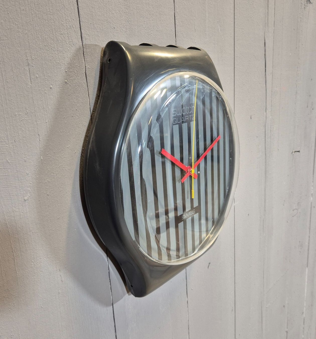 Stand- & Wanduhren: Maxi Swatch Wanduhr 1985 – Gebraucht aus Lausanne von eamescharly 1