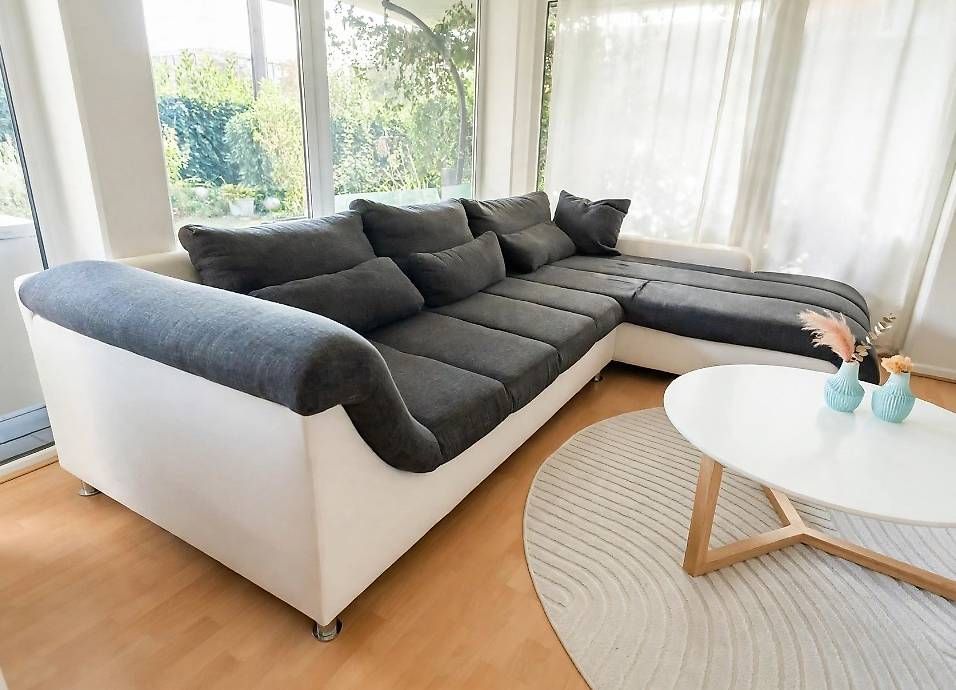Sofas: grosses Ecksofa Stoff Anthrazit/Kunstleder weiss – Gebraucht aus Zürich von ani_6fbt 2