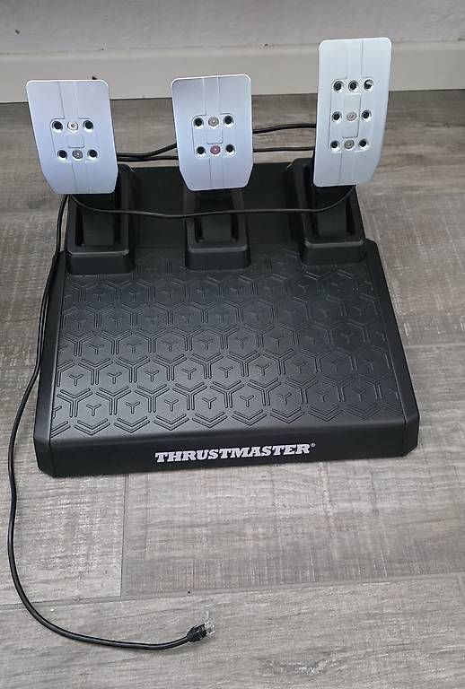 Controller: Thrustmaster Lenkrad + Pedale + TH8A Shifter  neuwertig – Nuovo e nell'imballaggio originale da Biel/Bienne venduto da Fely98 2