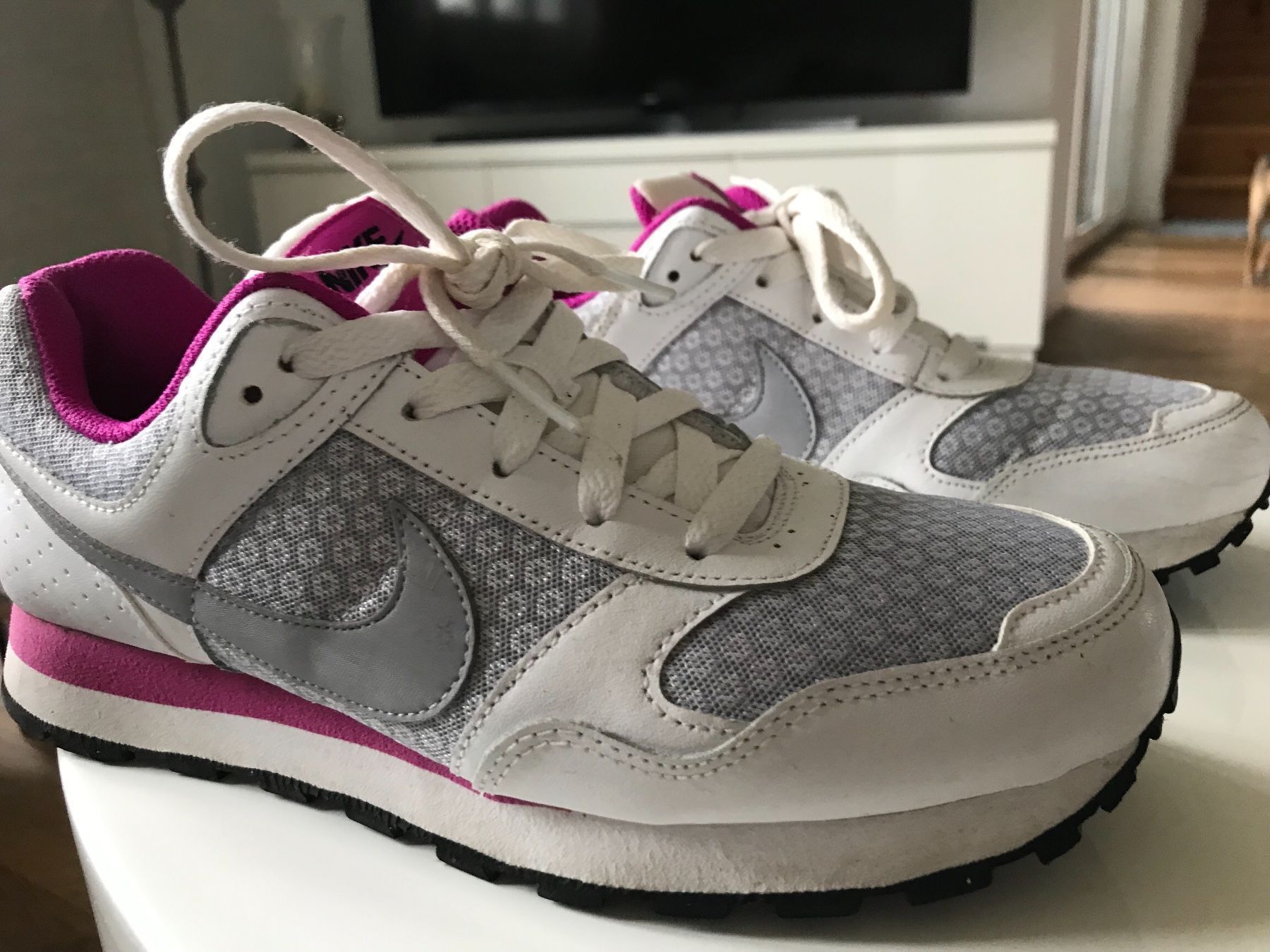 Nike Damenschuhe: Sneaker – Gebraucht aus Lotzwil von lan_qr2y