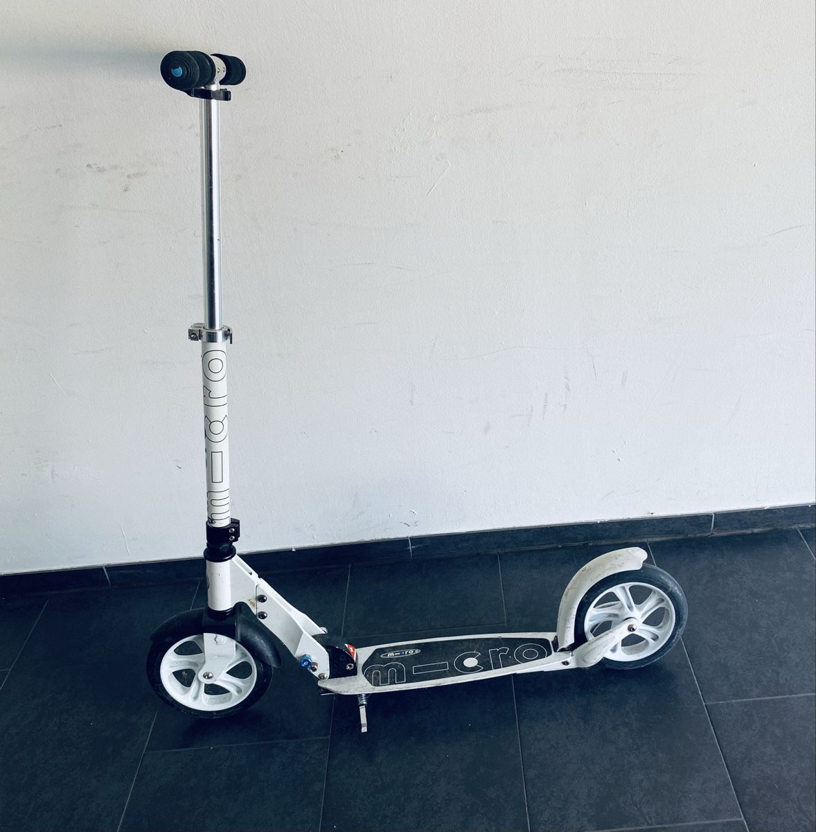 Micro Kickboard: SCOOTER MICRO BIG WHEELS WEISS – D'occasion à Malters par Kuettel1