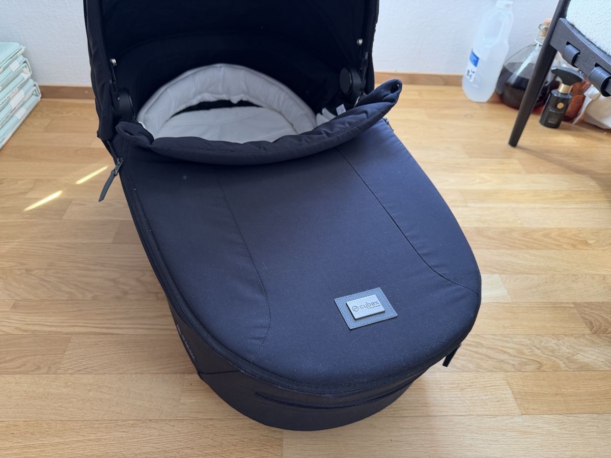 Culle: Cybex Platinum Carrycot for Priam, Sepia Black – Usato da Zürich venduto da unb_t6g8
