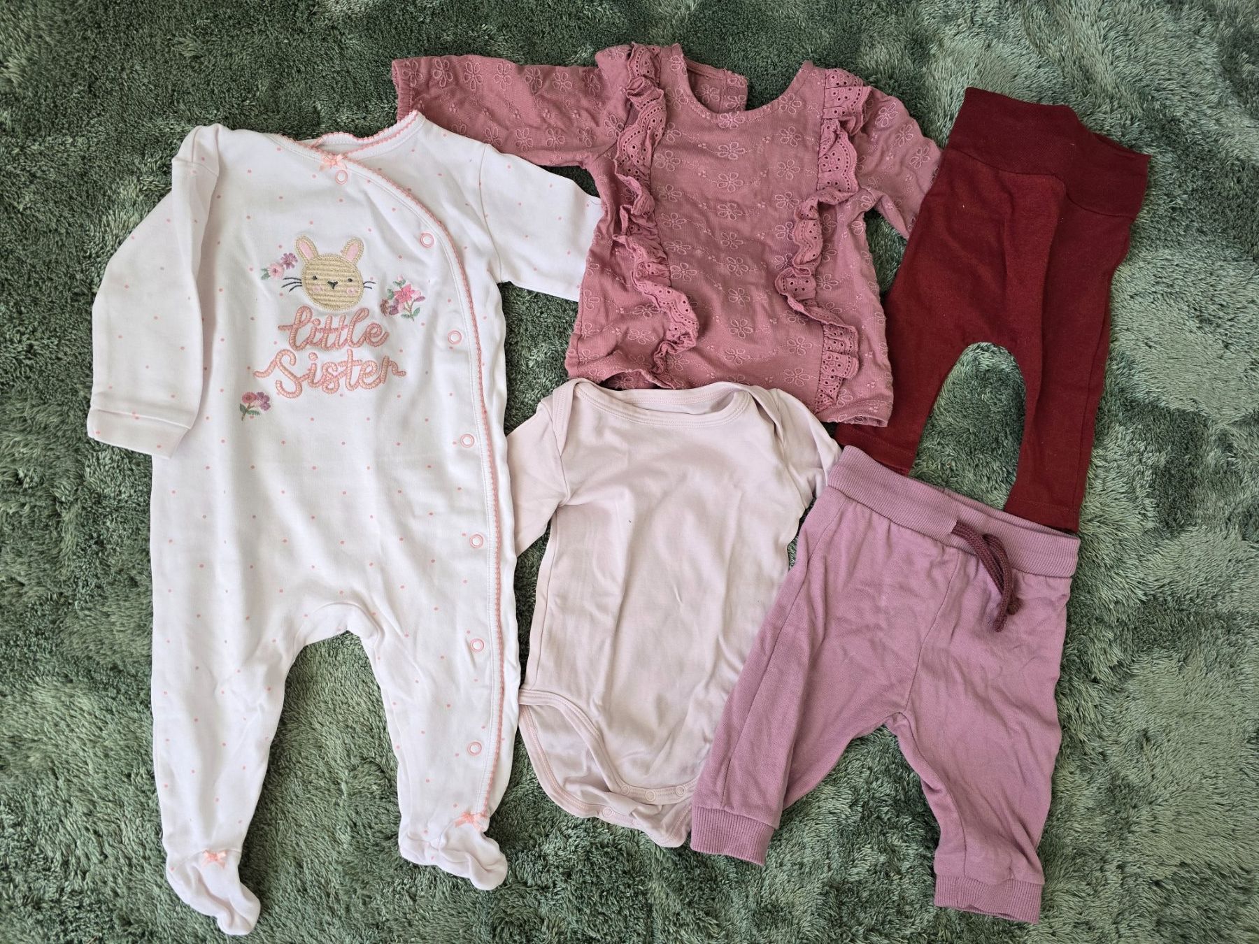Lotti & Set di vestiti: Mädchen Baby Kleiderpaket Gr. 62 - 74 – Usato da Uster venduto da Vanessia7