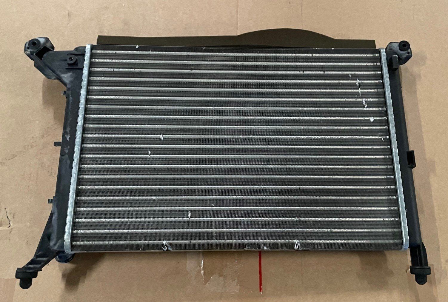 Mini Tutti pezzi di ricambio auto: Mini Cooper Radiateur – Nuovo (secondo la descrizione) da Satigny venduto da rfo59