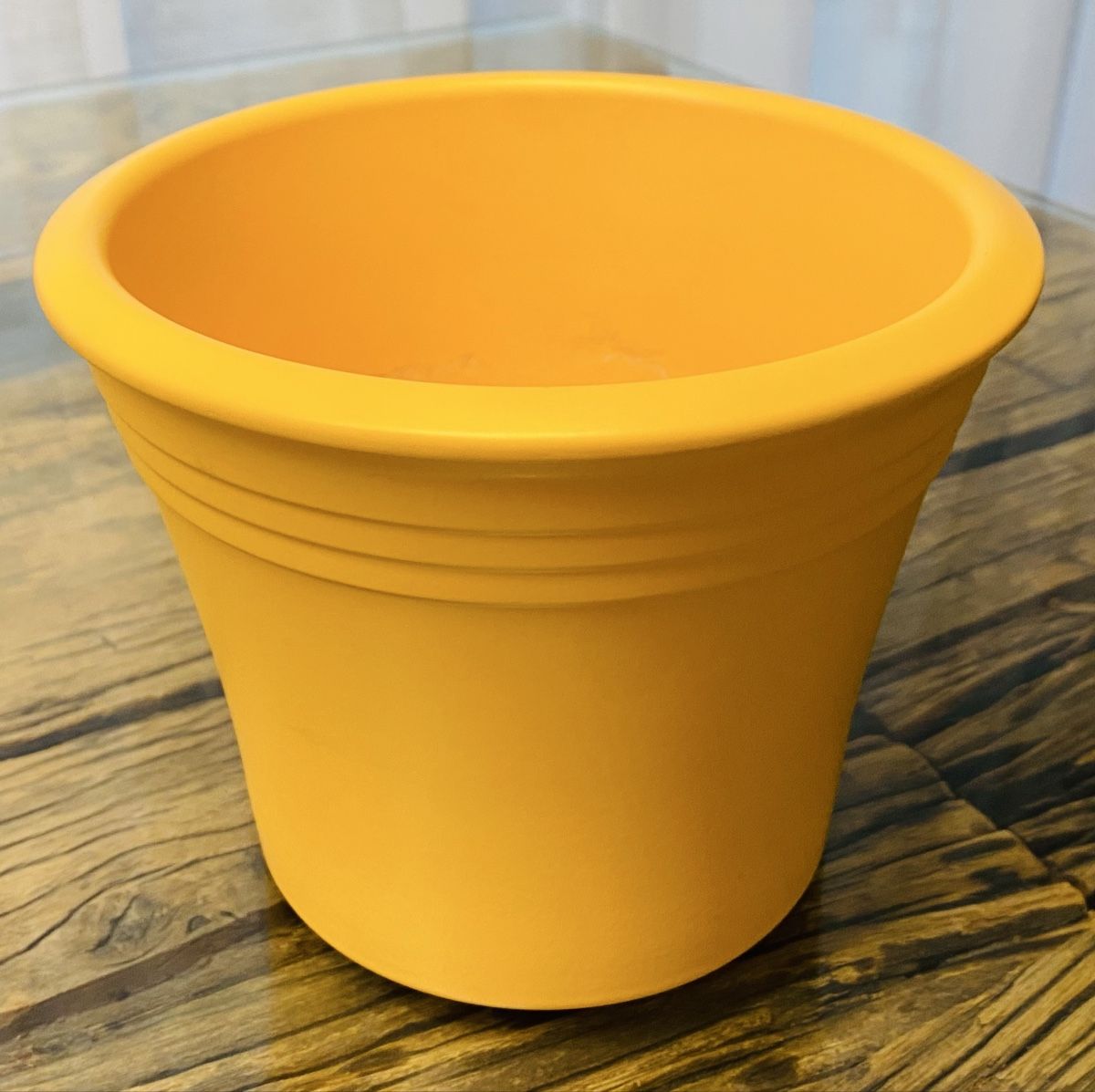 Pots de fleurs: Übertopf orange – D'occasion à Reichenburg par Noxima