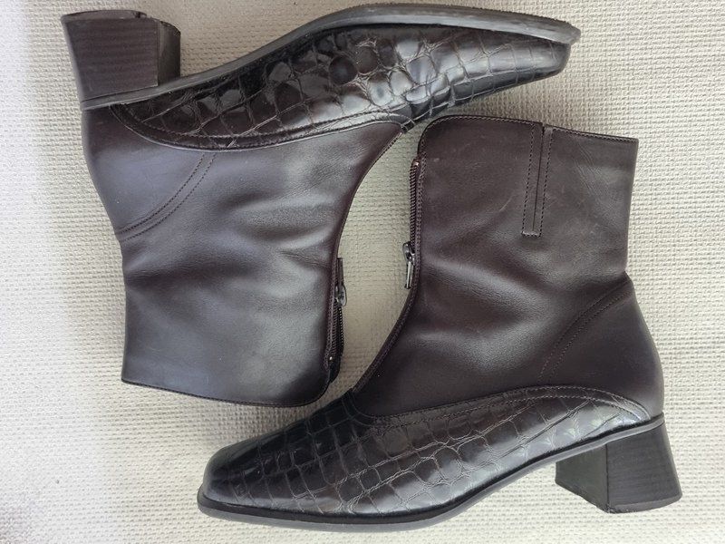 Scarpe da donna: STIEFELETTE Kombination LEDER / LACKLEDER dunkelbraun – Usato da Basel venduto da Mamaree 2