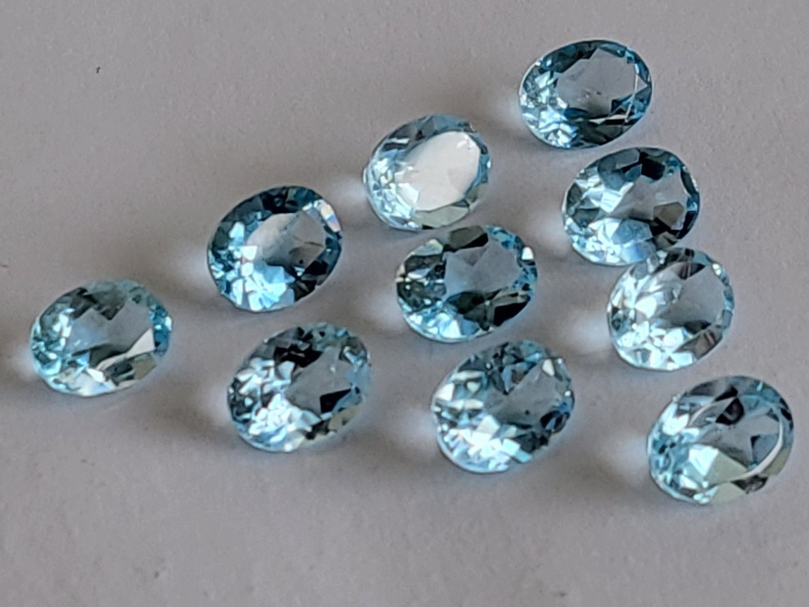 Pietre preziose: TOPAZES AAA "Skye Blue" 8 x 6 mm / 1.40 ct – Nuovo (secondo la descrizione) da La Chaux-de-Fonds venduto da j-aime-les-gemmes 1