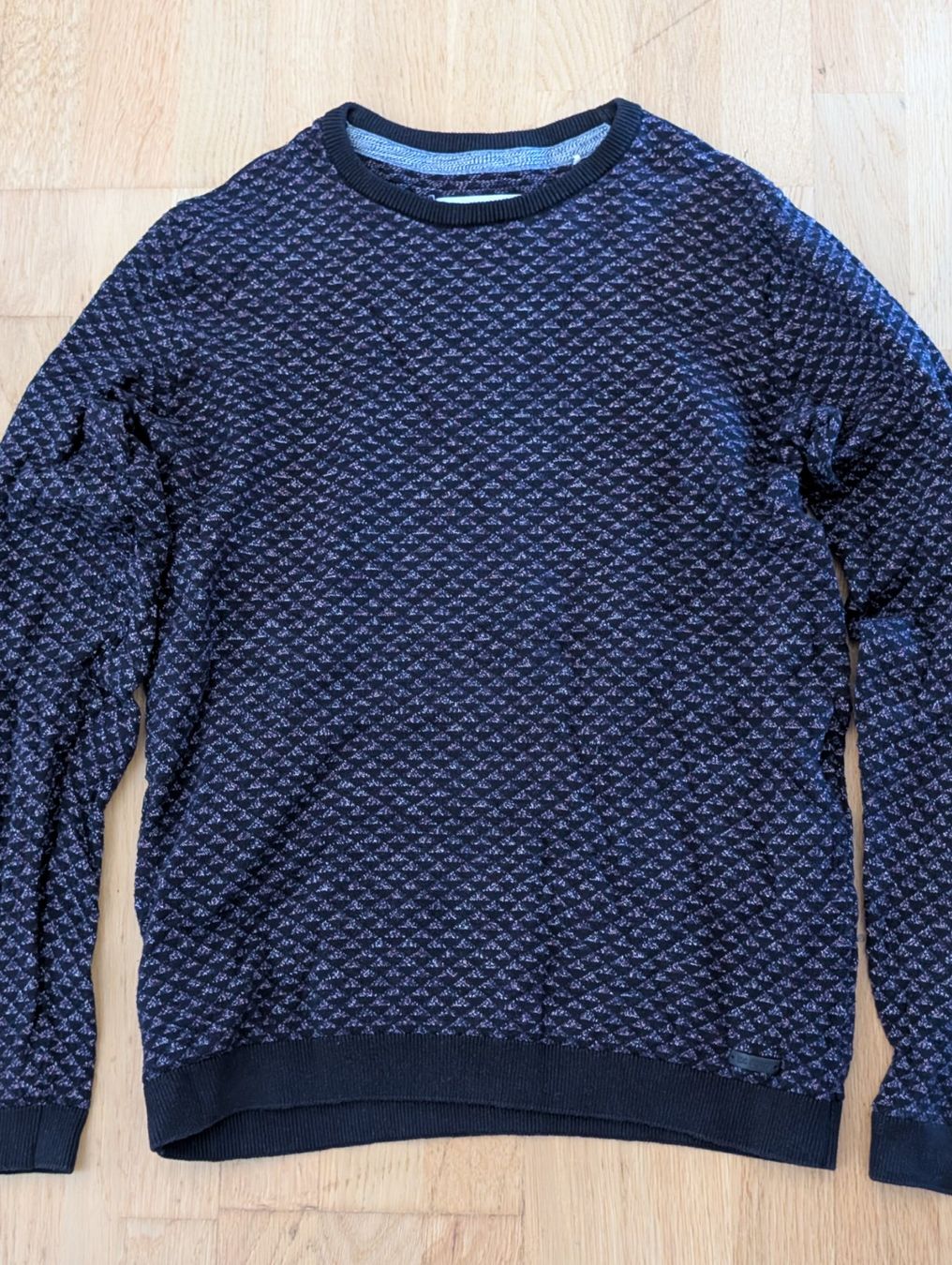 Pullover & Sweatshirts: EDC Pullover schönes Muster M – Gebraucht aus Spiegel b. Bern von travelingsalesman
