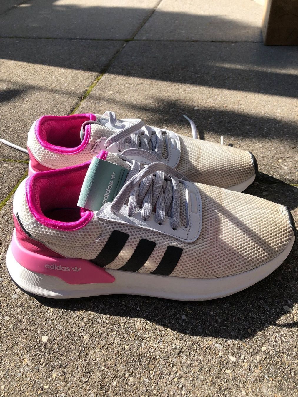 Scarpe da donna: Adidas Sneaker Gr. 39 1/3 – Usato da Wettingen venduto da Hasta80 1