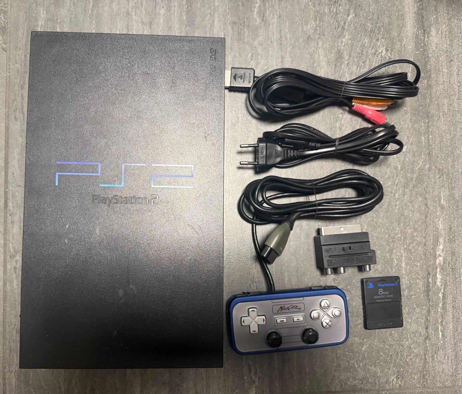 Sony Consoles: Console Sony Playstation 2 - PS2 – D'occasion à Pont-de-la-Morge par Darfal