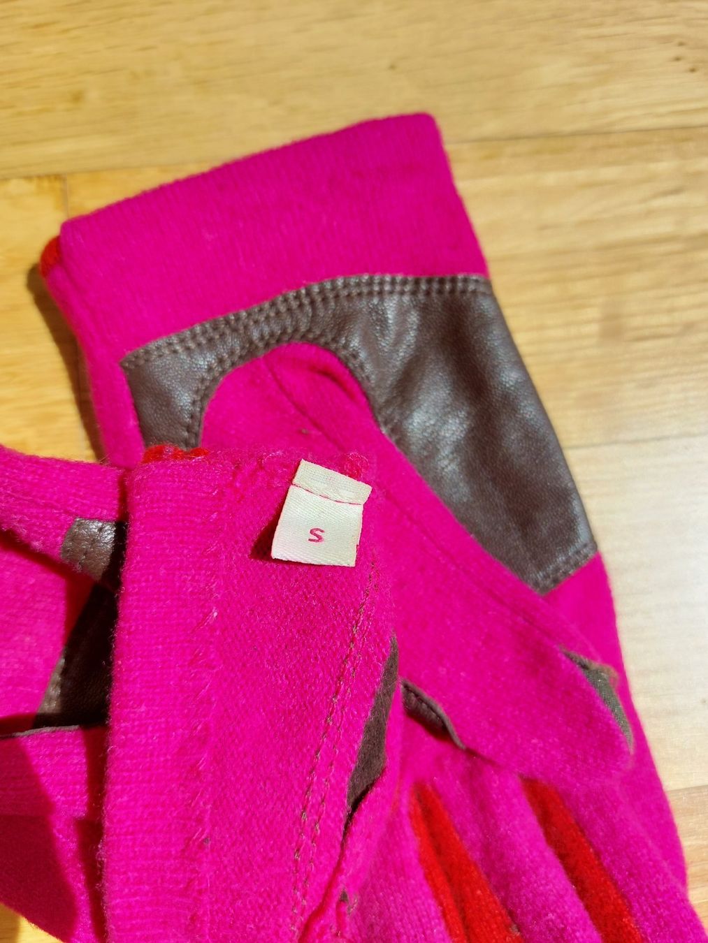 Guanti & manicotti: Très jolis gants roses Echo Taille S – Usato da Ostermundigen venduto da jul_7t8v 3
