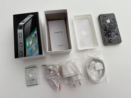 iPhone mit Zubehör (ev. iPhone 6 Kopie), für Ausstellung