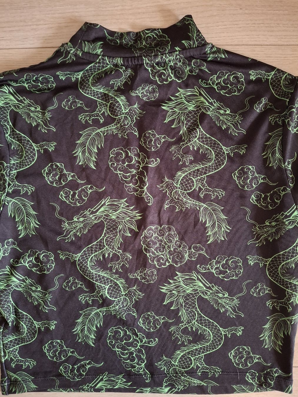 Tops: Haut dragon noir et vert – Gebraucht aus Ecublens FR von kla_th5j 4