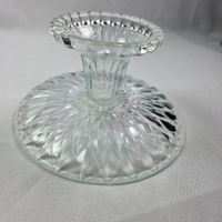 Eleganter Glas-Kerzenhalter – klar & dekorativ