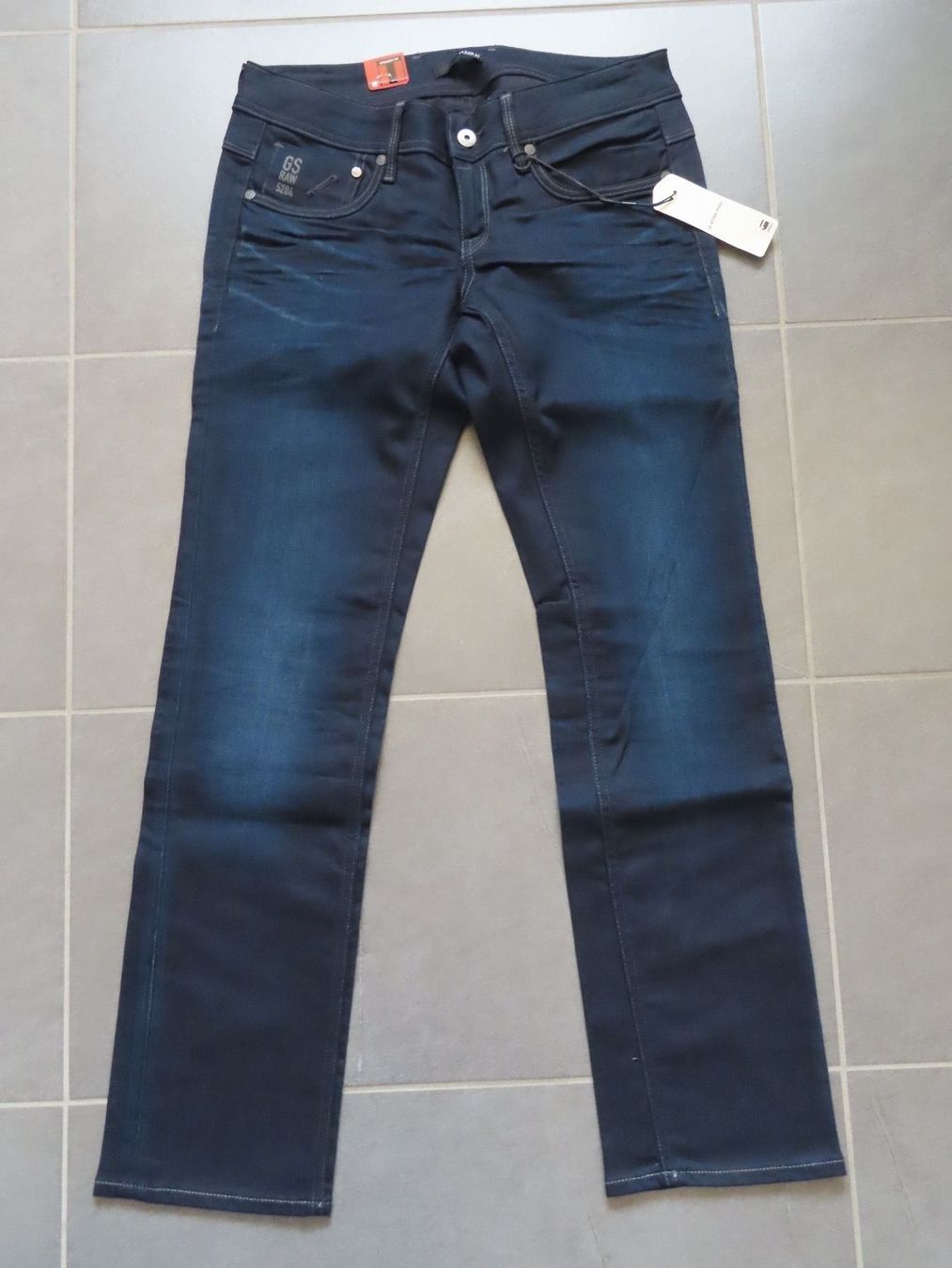 G-Star Jeans: Jeans G-STAR RAW W29 L30 ***NEU*** – Nuovo e nell'imballaggio originale da Wallenried venduto da Asyano