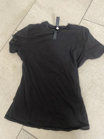 Skims shirt 