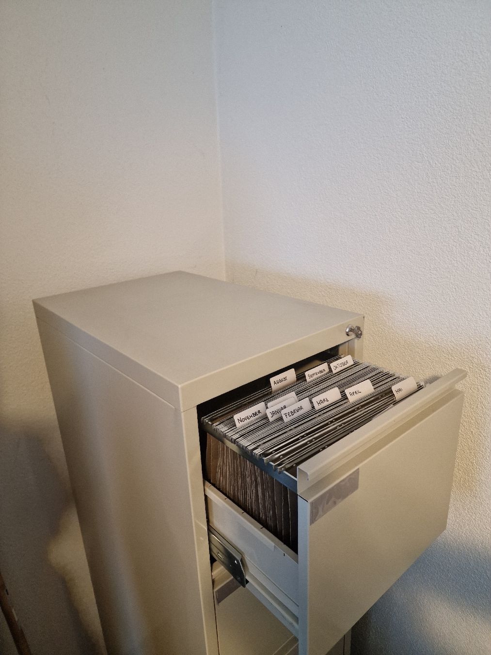 Armoires: Aktenschrank mit Hängeregister – D'occasion à Aadorf par condor35 2