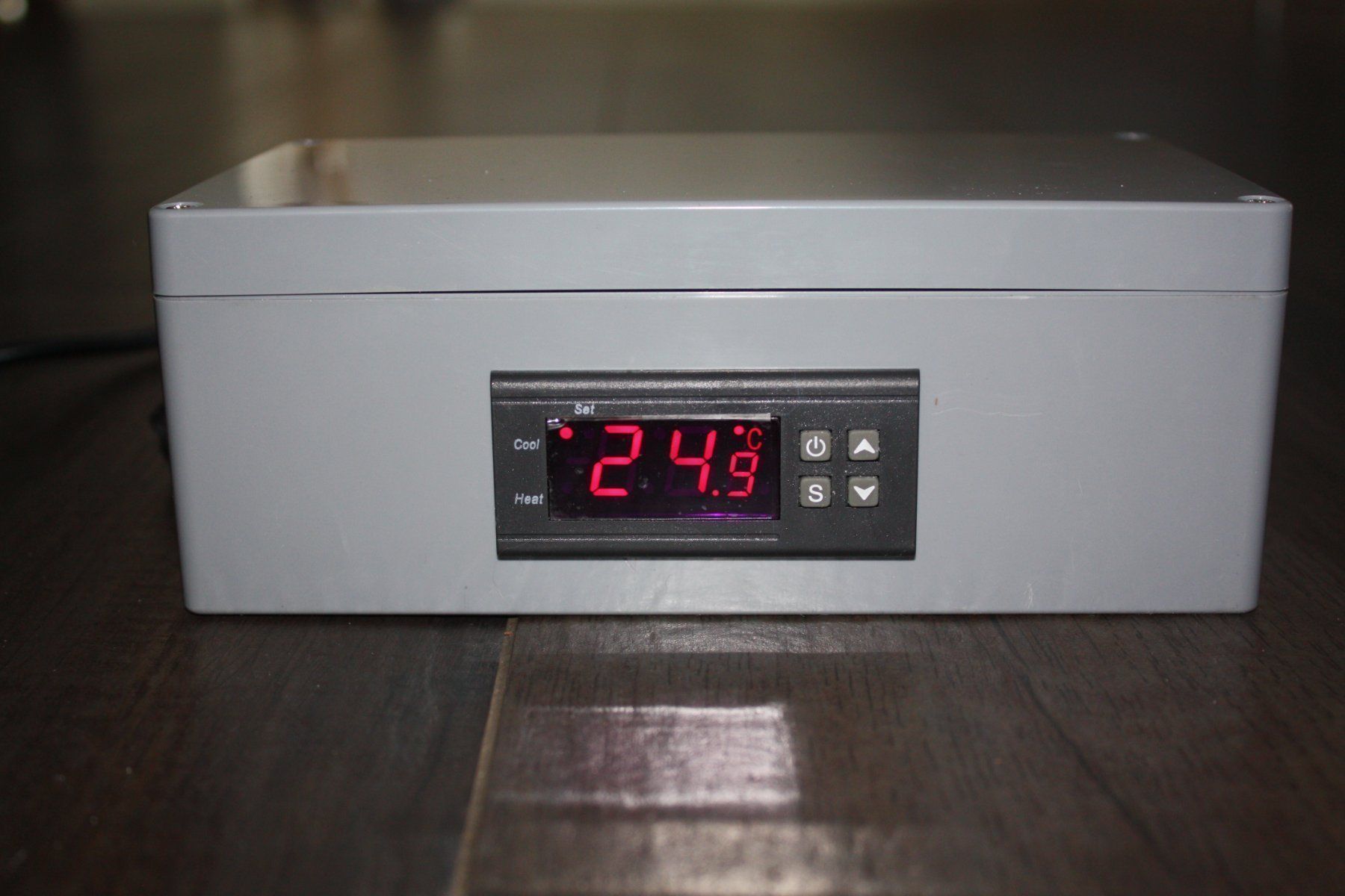 Messen: Temperatur - Controller Heizen/Kühlen Microcomputer – Neu und originalverpackt aus Neuenegg von muenzenweber-ch