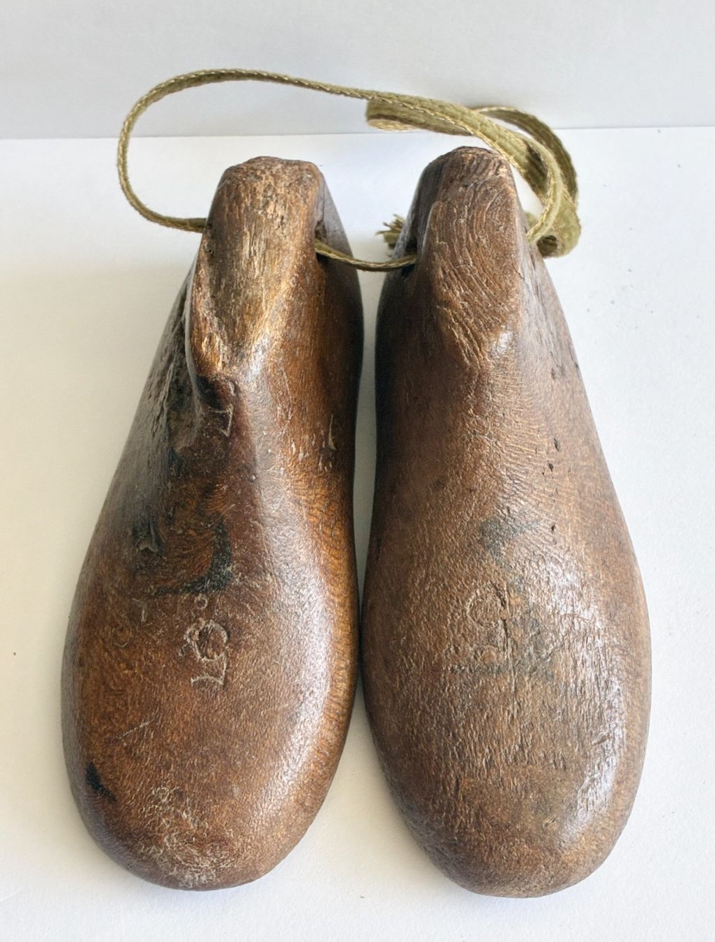 Scarpe per ragazzi: Antike Kinder Holzschuhleisten No.5 – Usato da Kloten venduto da Nephty 7