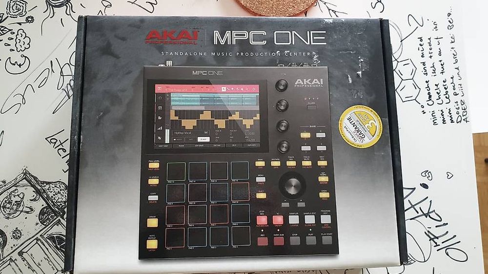Neuwertige MPC One mit Case und Garantie bis 26.01.26 (Neu (gemäss ...