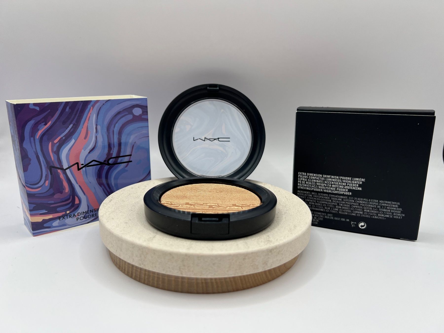 Make-up: HIGHLIGHTER Extra Dimension Skinfinish OH DARLING MAC – Nuovo e nell'imballaggio originale da Vaduz venduto da NotNeeded