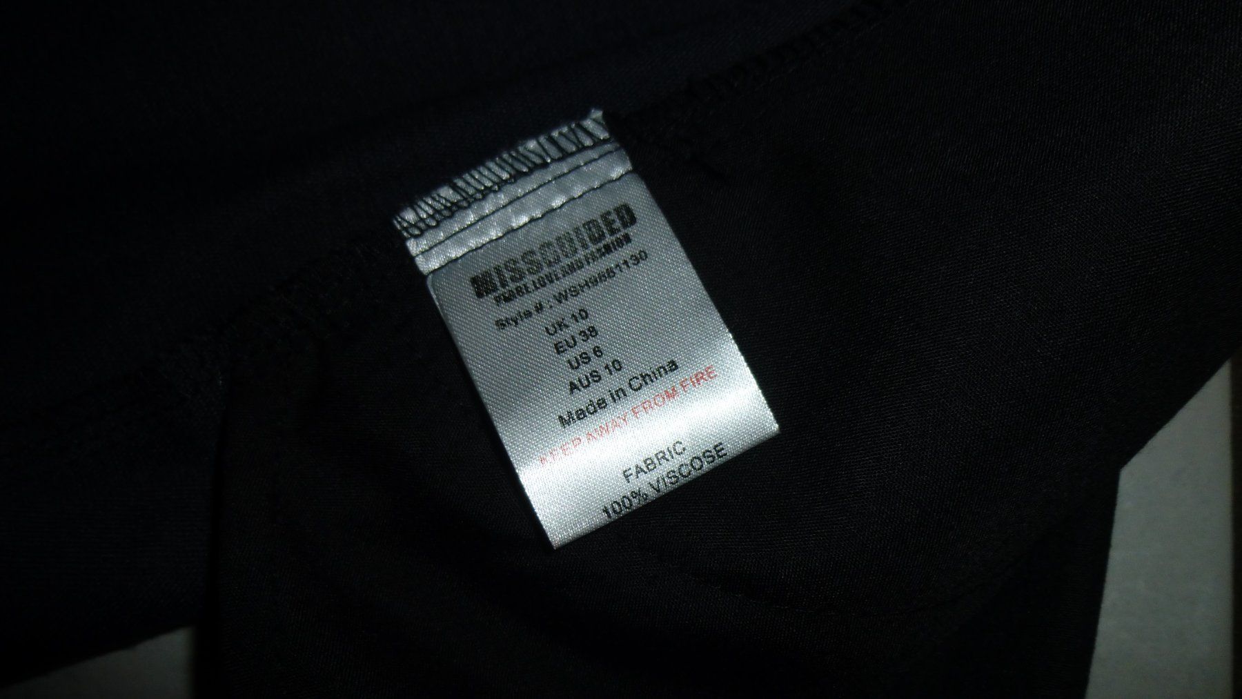 Pantaloni: Kunstleder-Damen-Shorts schwarz / 38 – Usato da Triengen venduto da misterpicknicker 3