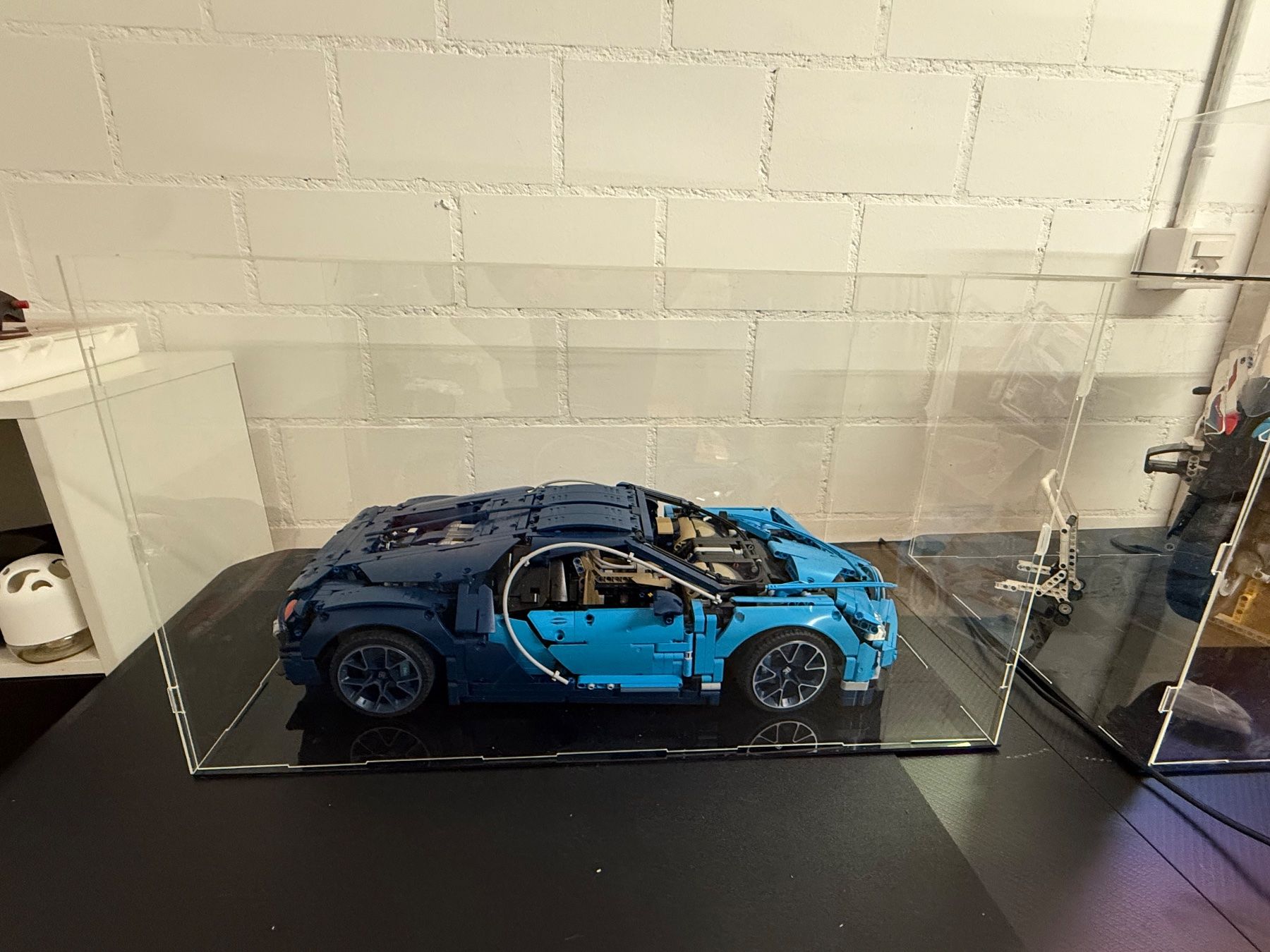 Lego Jeux de construction: Lego Bugatti Chiron 42083 inkl. Vitrine Box – D'occasion à Kölliken par Vivii01 3