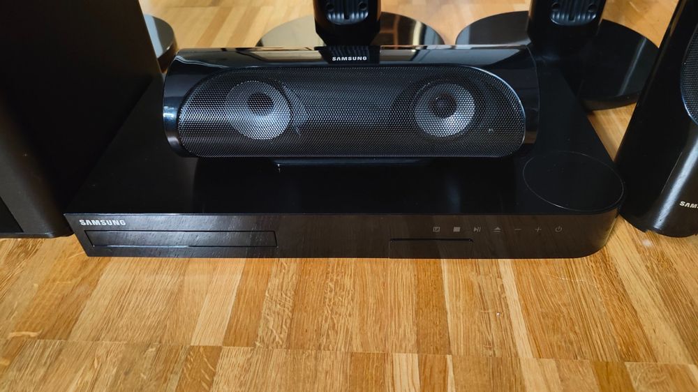 Samsung Surround System + 3D Blu-ray Player J5500W 5.1 (Gebraucht) in ...