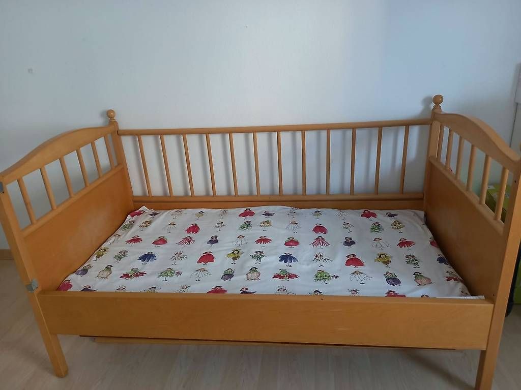 Letti: Kinderbett Babybett Bett – Usato da St. Gallen venduto da Derhammer 1
