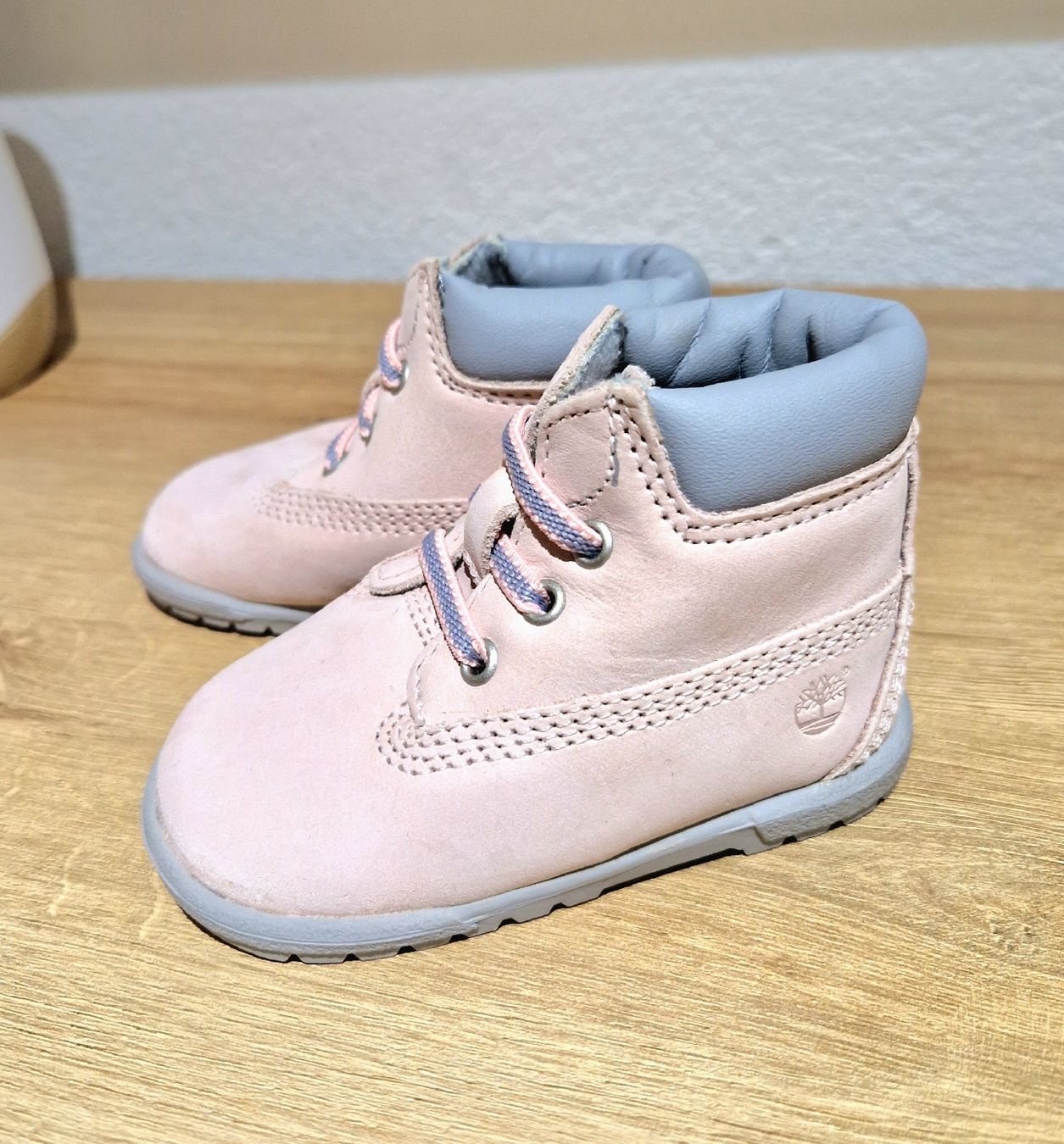 Timberland Chaussures garçon: Timberland gr.17 – Neuf avec emballage d'origine à Naters par sil_cfh5
