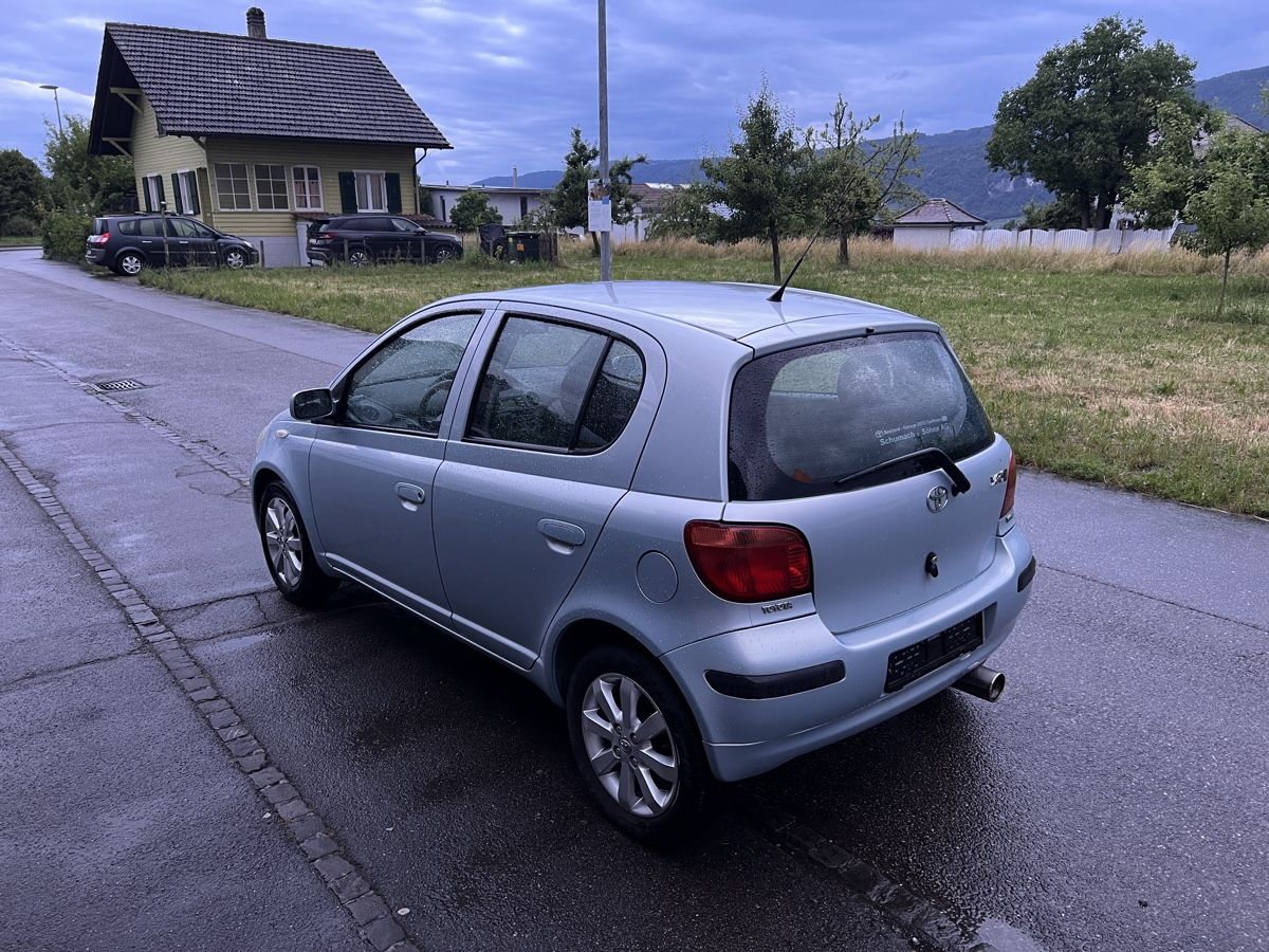 Toyota Automobili: Toyota Yaris 1.3 2005 – Usato da Hagneck venduto da Stejobe 1